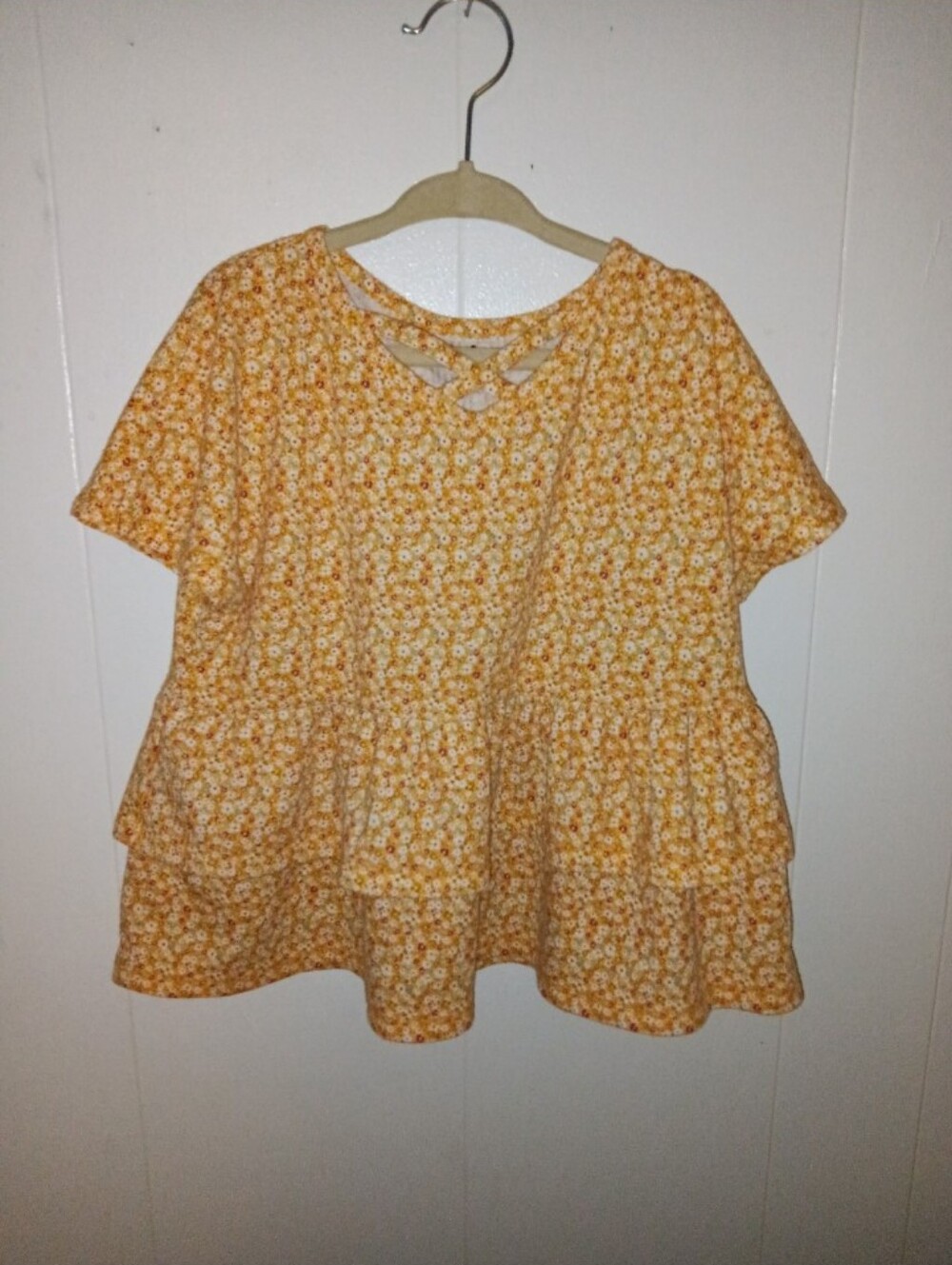 EUC Girls Evsie Yellow Floral Peplum Top XS 8